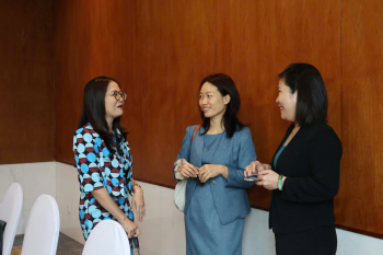 Doanh nghiệp nữ và tài chính vi mô: Từ khó khăn tiếp cận vốn đến mô hình kết nối bao trùm